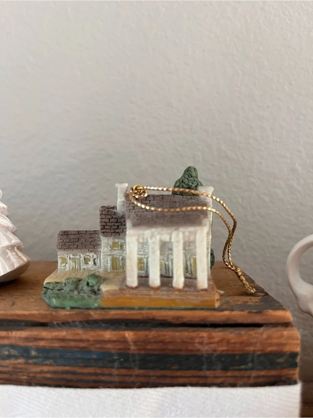 Gone With the Wind Ornaments: Scarlett, Rhett and Tara